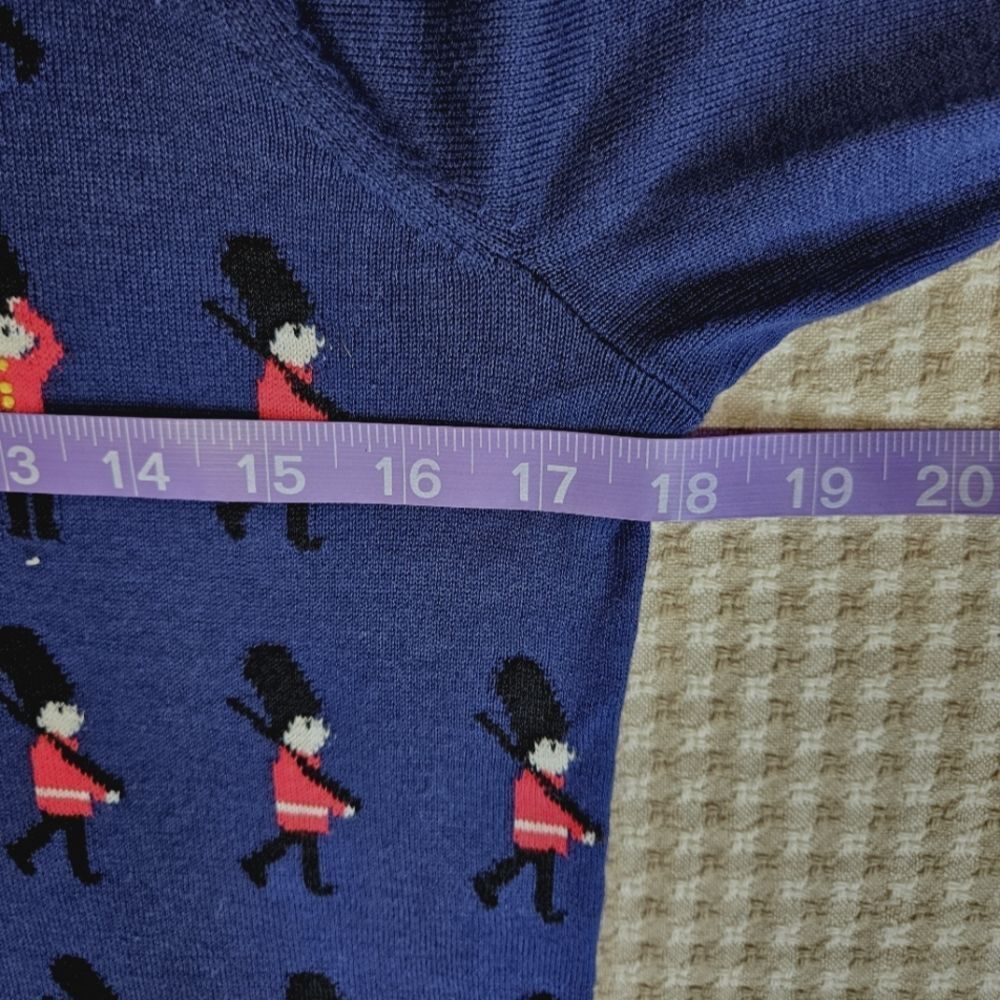 Talbots Iconic Palace Guards British Phone Booth Whimsical Long Sleeve Sweater - Picture 7 of 11